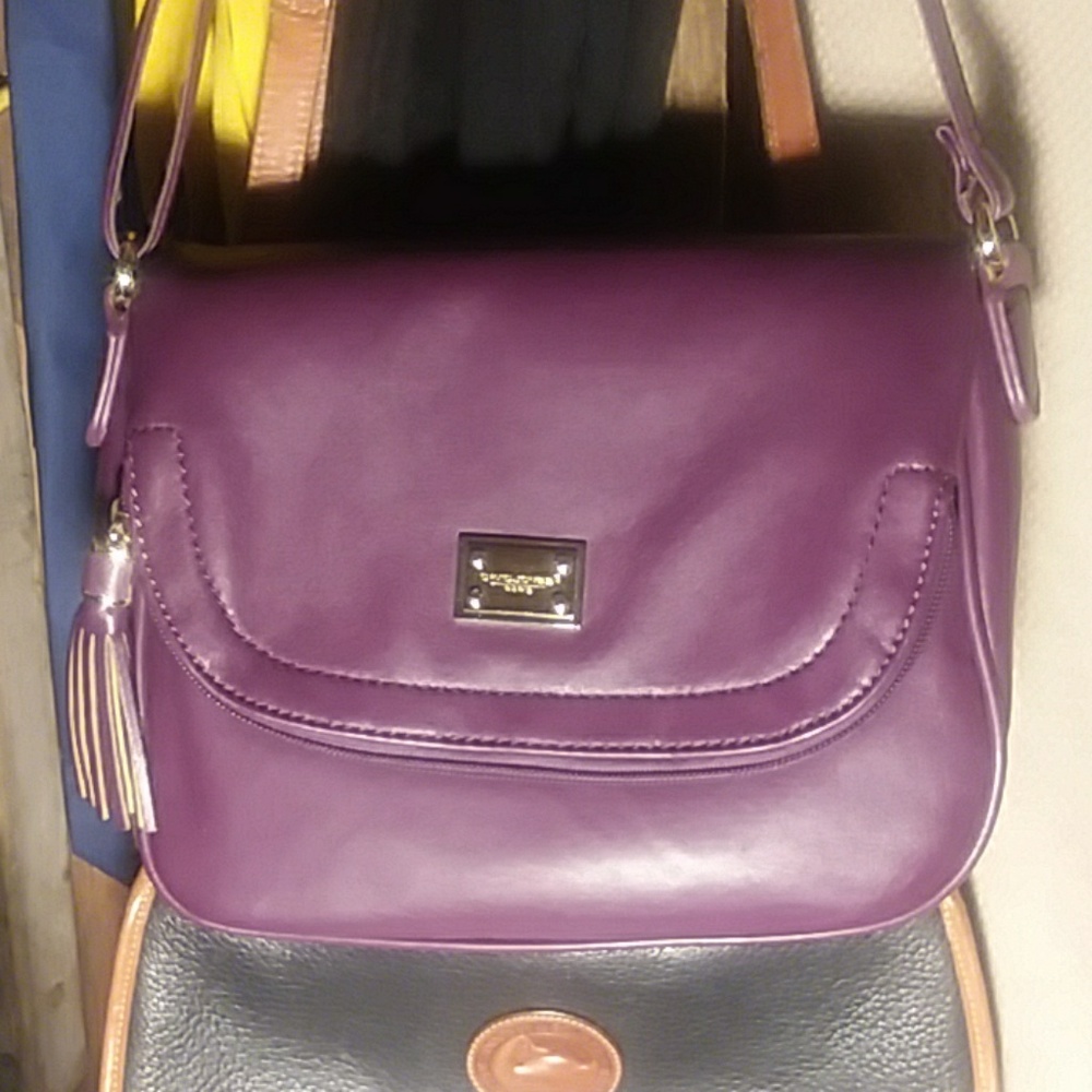 Crossbody handbag